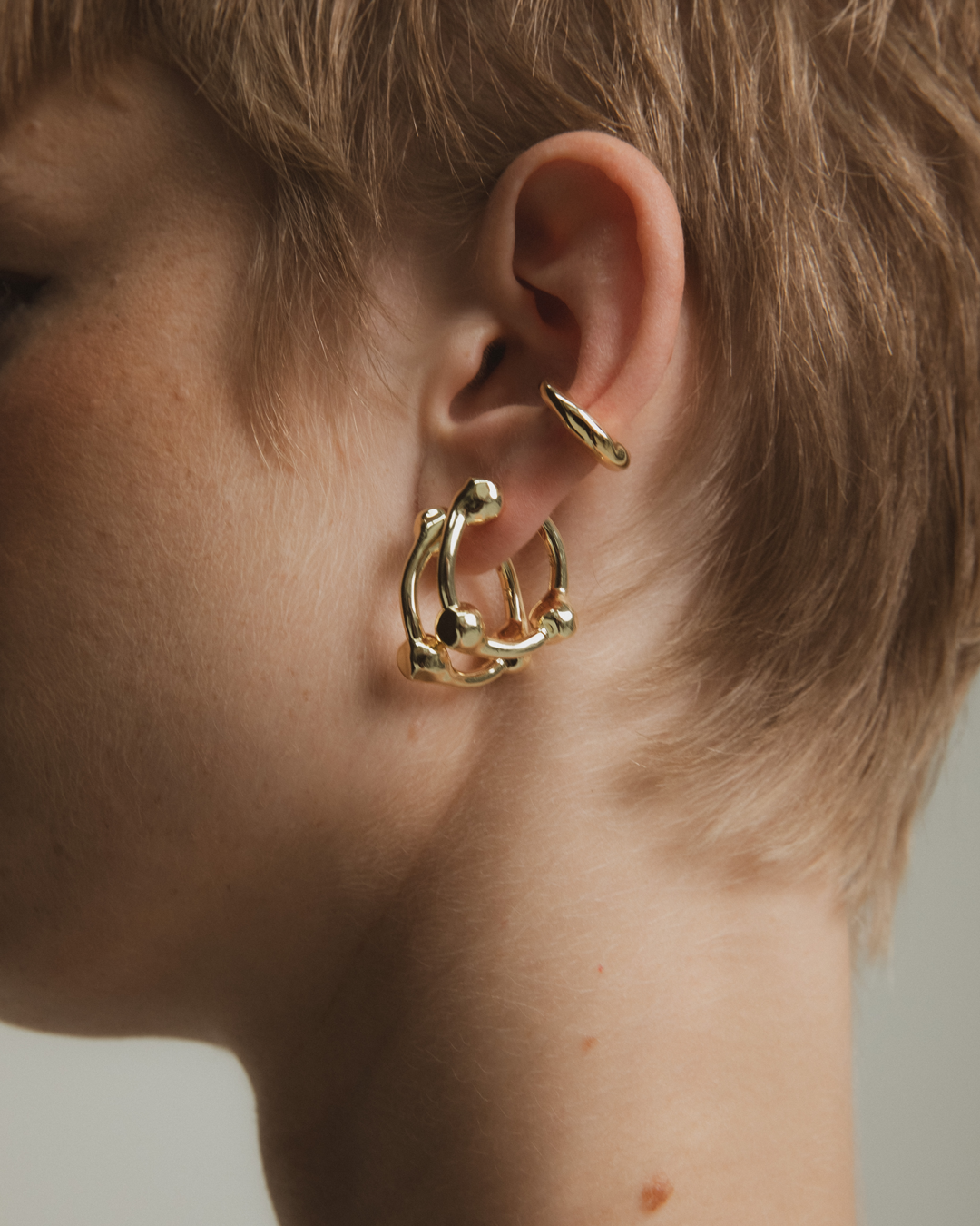 F+H Studios - HAMMERED BALL HOOP EARRINGS - LARGE, Silver