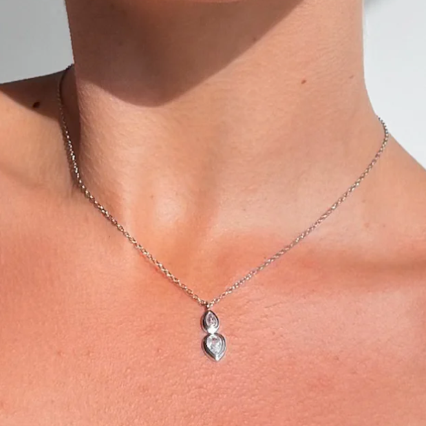 Tegan Rae - TEARDROP NECKLACE SILVER