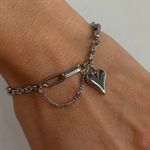 Tegan Rae - CUPID HEART CHAIN BRACELET SILVER