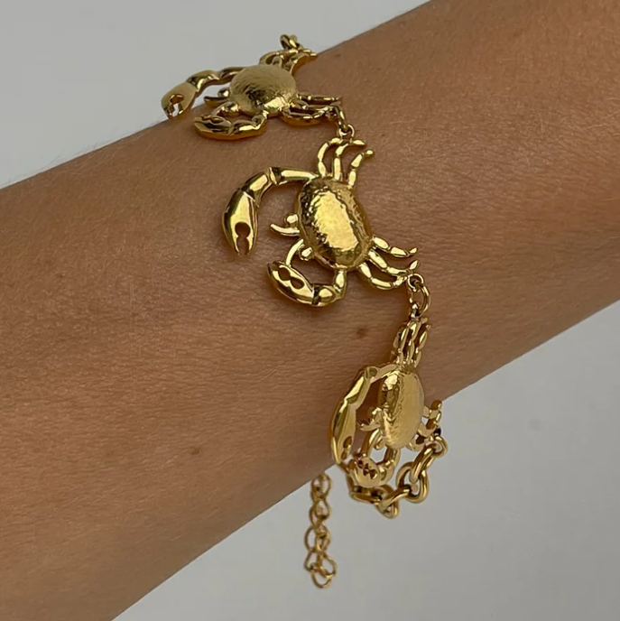 Tegan Rae - CRAB CHARM BRACELET 18 GOLD
