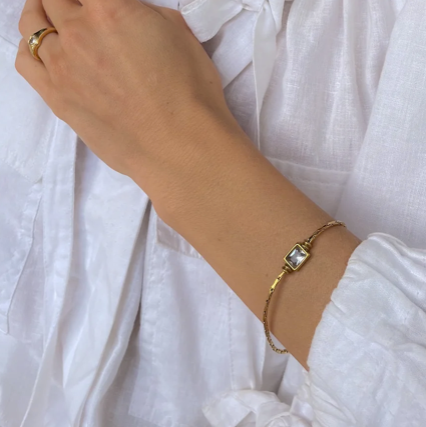 Tegan Rae - SQUARE ZIRCONIA PENDANT BRACELET 18K GOLD