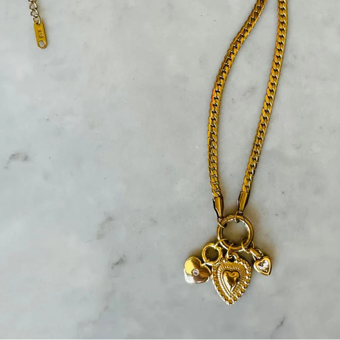 MOSK MELBOURNE - Triple Heart Charm Necklace