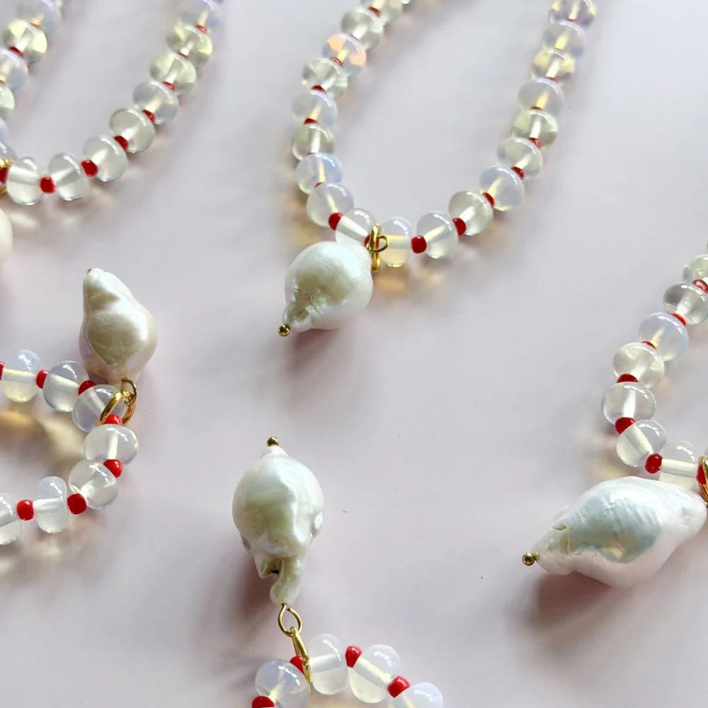 MOSK MELBOURNE - Luminescent Baroque Gem Necklace