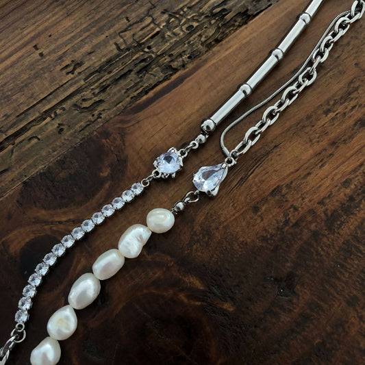 SWEEKU - Asymmetrical Pearl + Zirconia Necklace