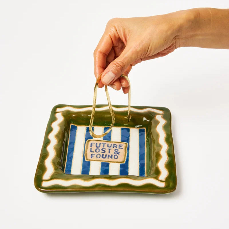 JONES & CO LINGO TRAY LOST AND FOUND