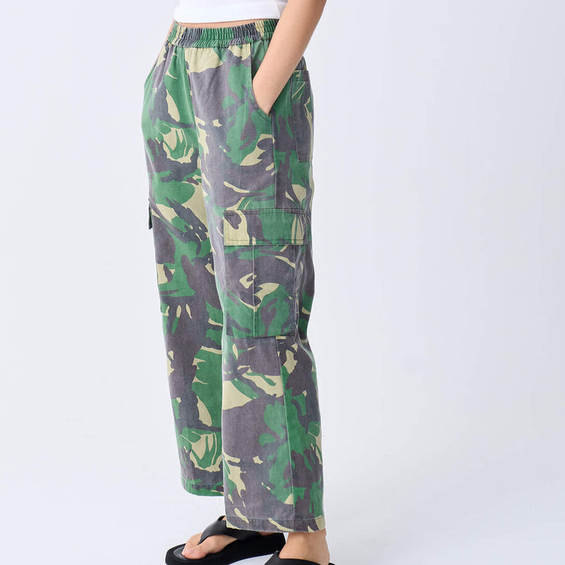Near The Sea - Cargo, washed army