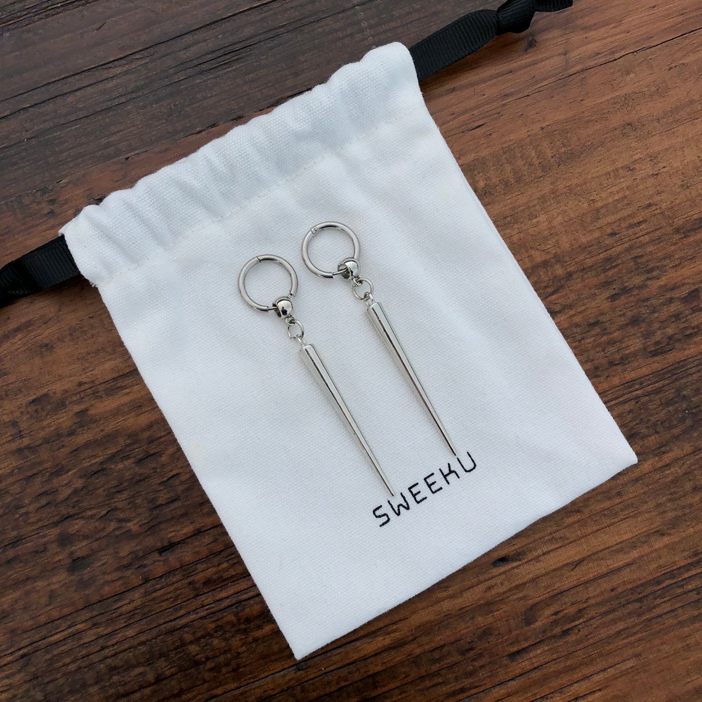 SWEEKU - Industrial Spike Dangle