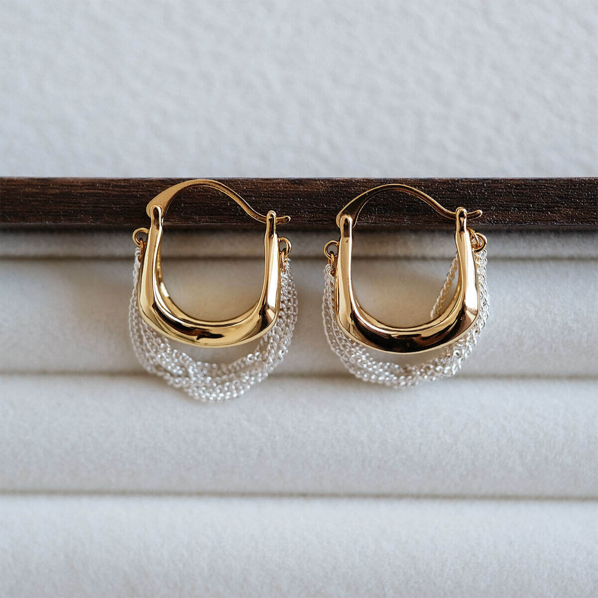 SWEEKU - Mixed Metal Fluid Hoop Earings