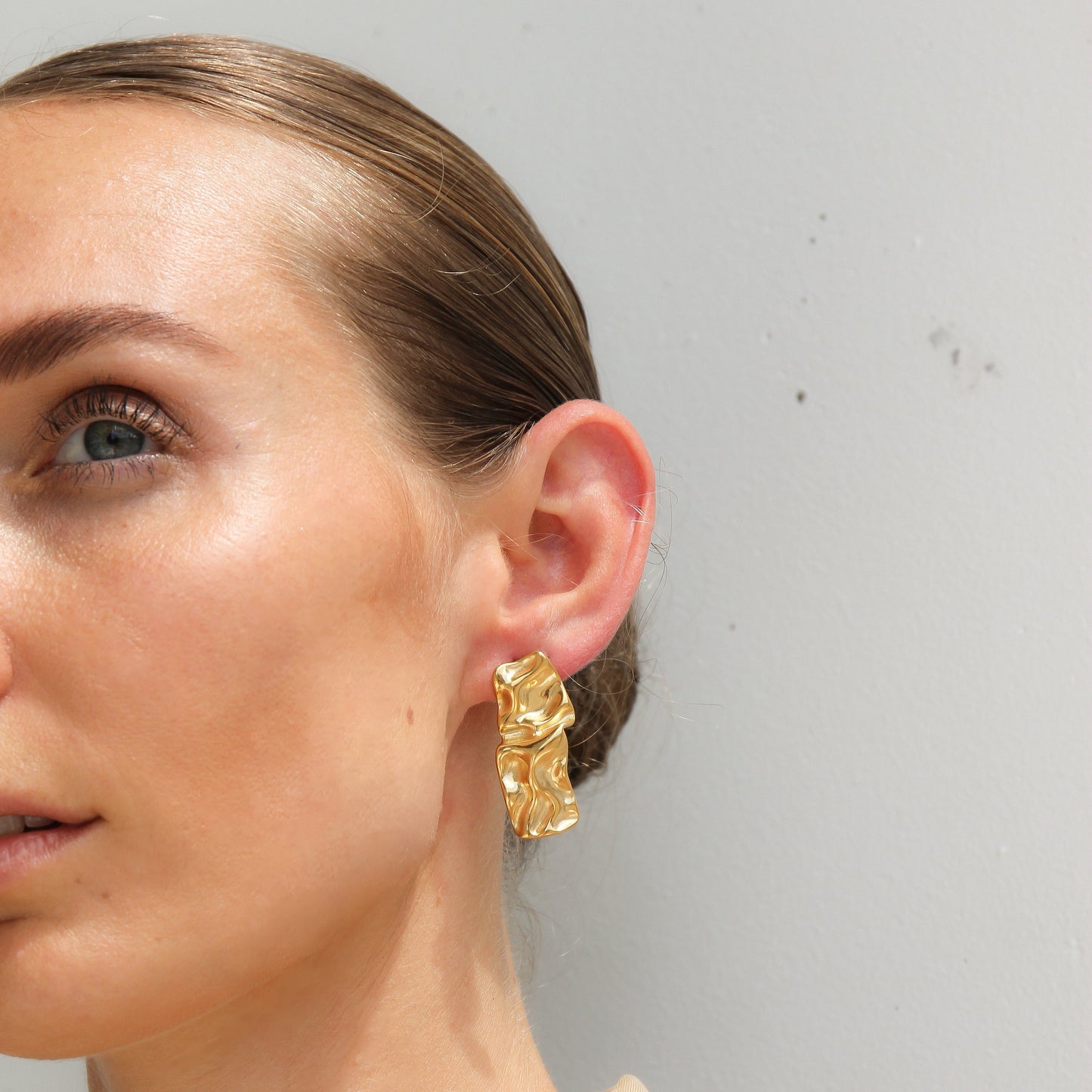 Tegan Rae - GOLD TEXTURED STUD EARRINGS