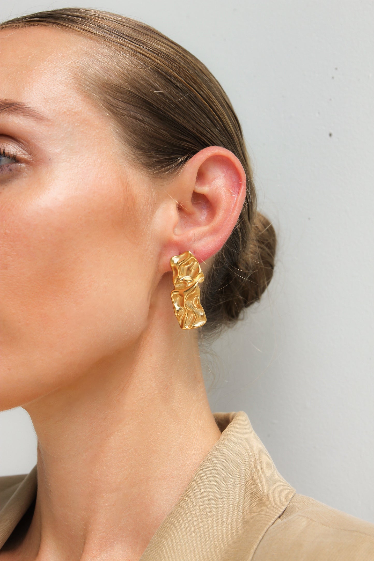 Tegan Rae - GOLD TEXTURED STUD EARRINGS