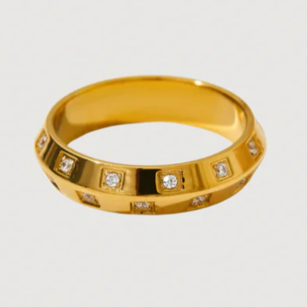 Tegan Rae - EMPRESS STUDDED BAND RING GOLD