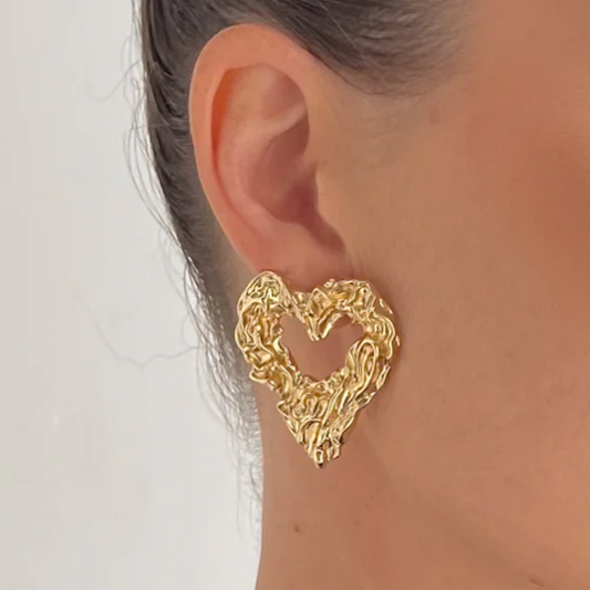 Tegan Rae - SCULPTED HEART STUD EARRINGS 18K GOLD PVD