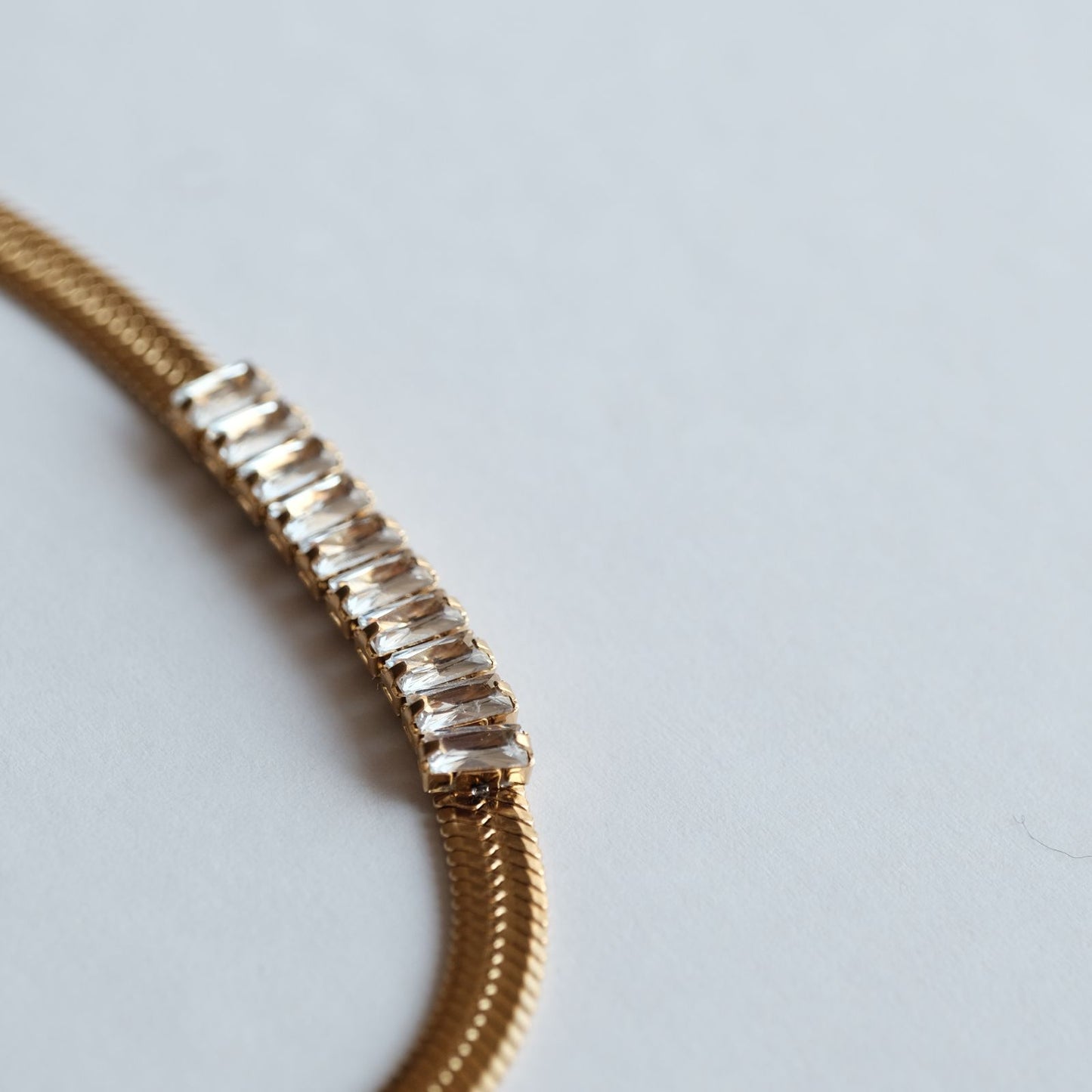 SWEEKU - Silent Edge Necklace