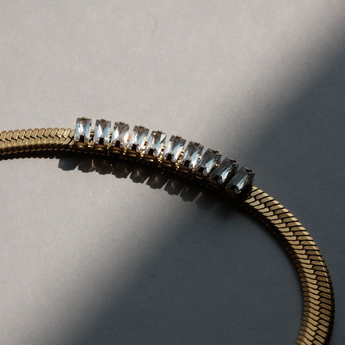 SWEEKU - Silent Edge Necklace